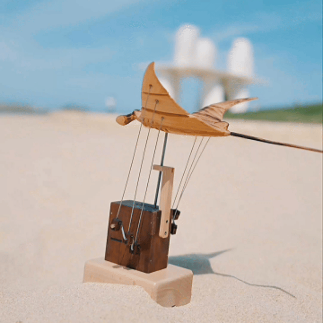 JHISEN Handcrafted Wooden Manta Ray Automaton | Kinetic Desk Sculpture